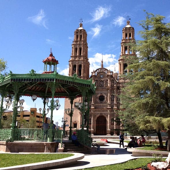 Visitar la Plaza de Armas – CHIHUAHUA, DESTINOS DE MÉXICO